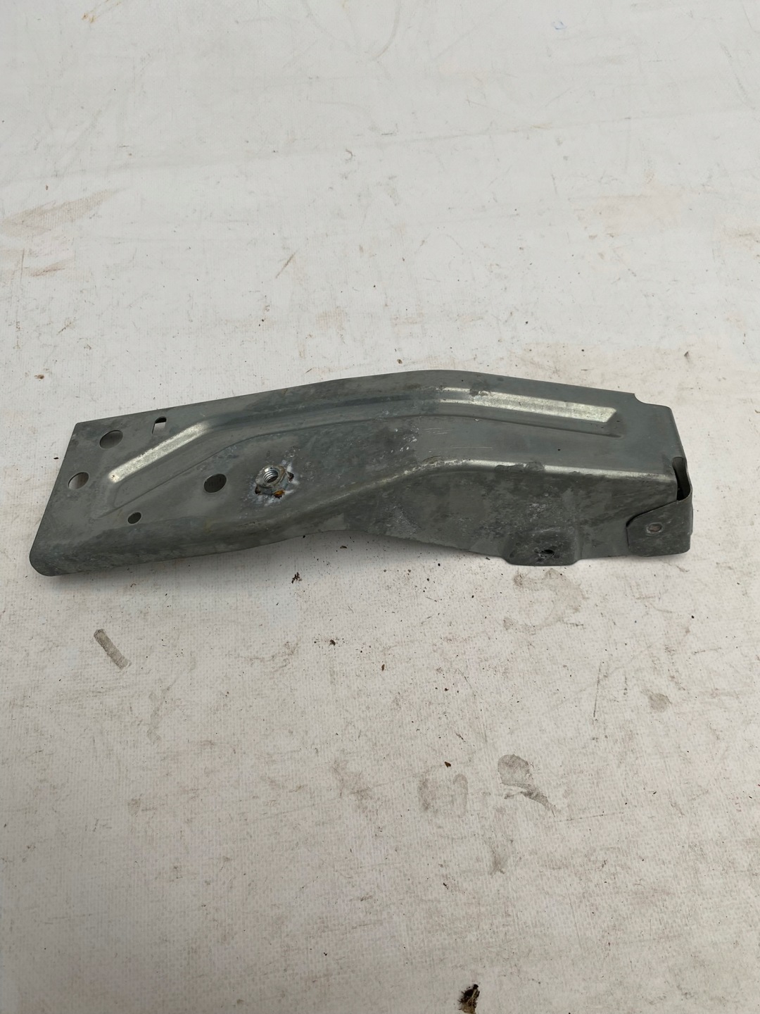 MITSUBISHI ECLIPSE CROSS 17- holder siders of a bumper right front