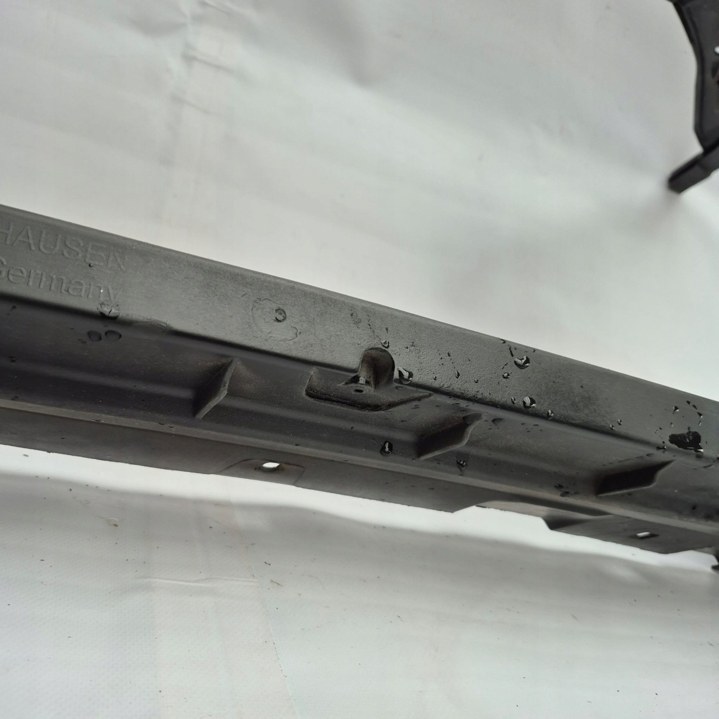 VW PASSAT B7 3AA 10- support panel for radiators pillar 3AA805588