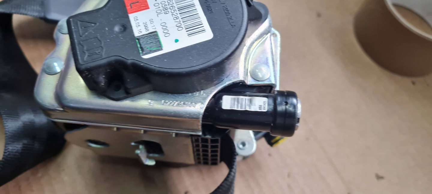 A4 B9 8W tension belt safety left front 8W0857705 V04 A5 8W