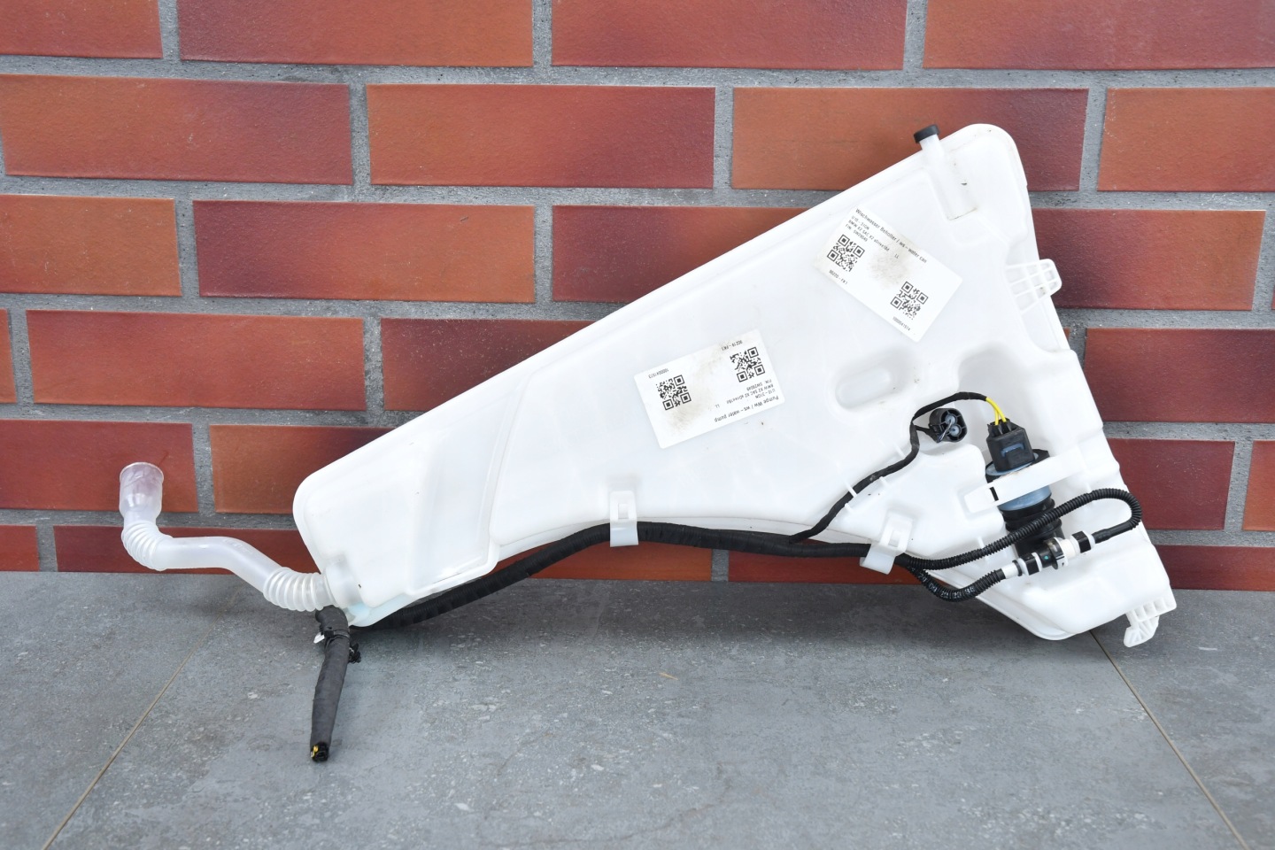 complete washer fluid tank BMW X2 U10 433km