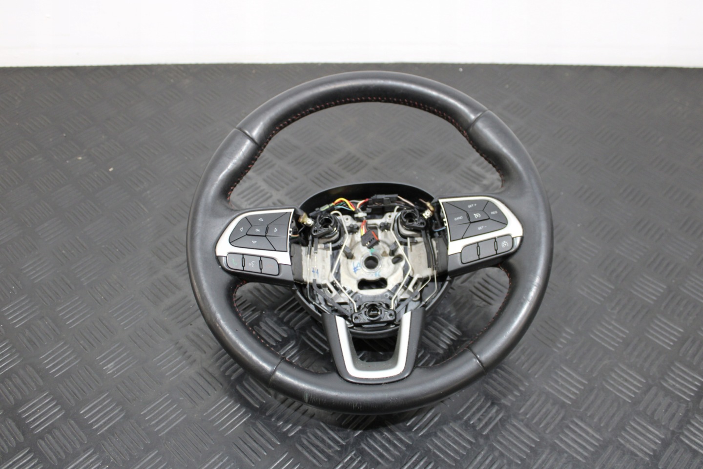 volant MULTIFUNKCJA JEEP COMPASS II 2 TRAILHAWK