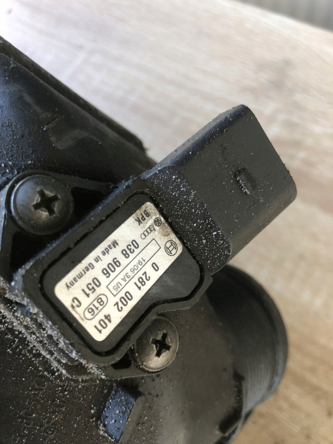 interkuler lijevi AUDI A4 B7 8E0145805AD