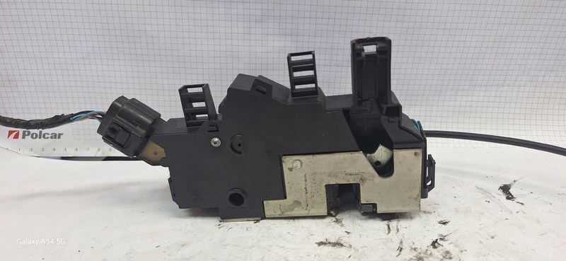 lock door FIAT CROMA right front 51780200
