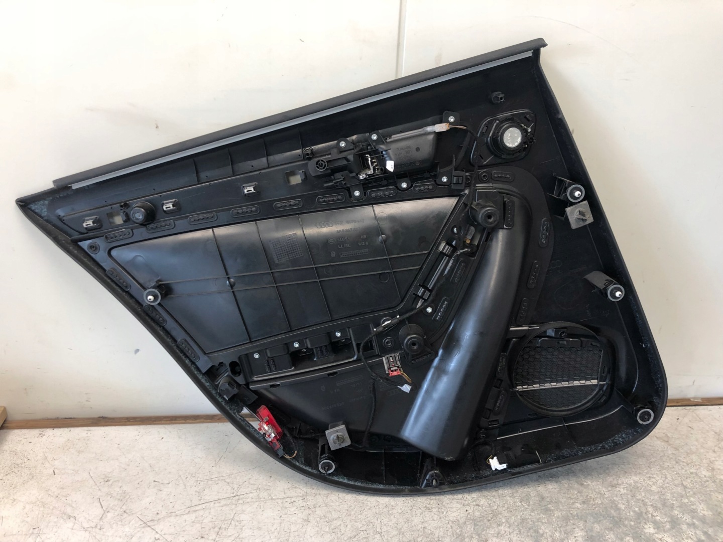 side door right rear part leather AUDI A4 B8 8K0867306