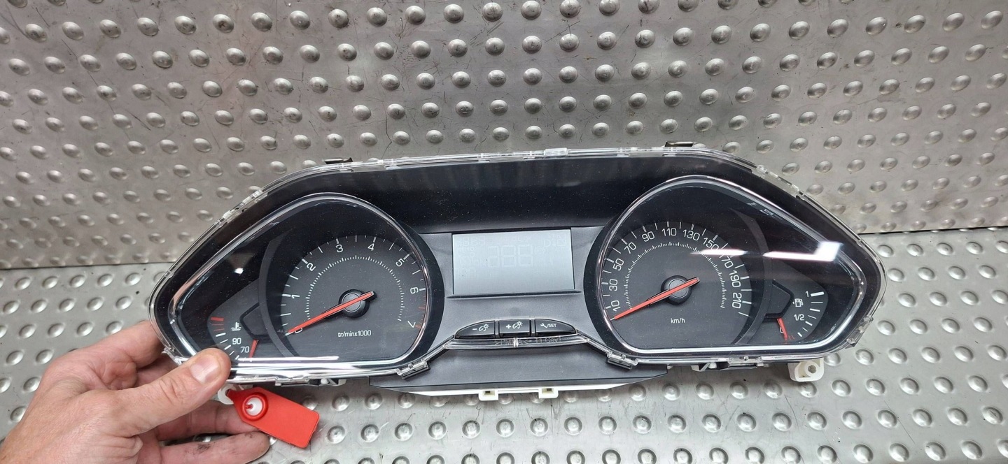 dials 9673777580 PEUGEOT 208 1.2 VTI 2012