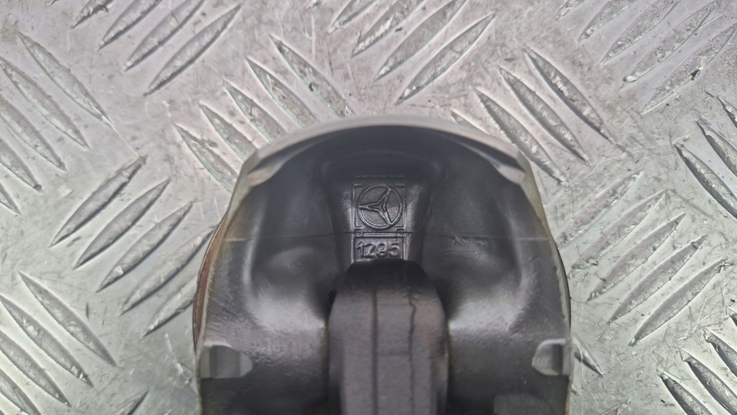 piston Mercedes A160 W176 DFA2700317 M270.910