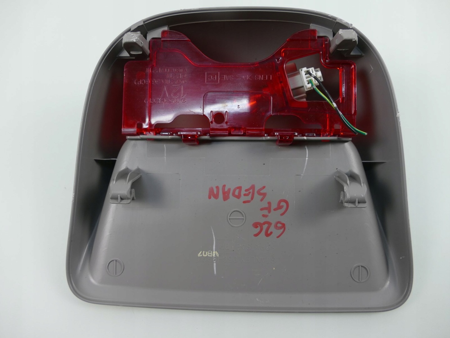MAZDA 626 GF sedan TRZECI STOP light STOPU
