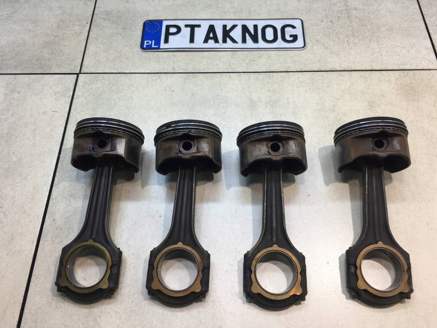Piston Bielle MERCEDES W210 2.3 9046.R0