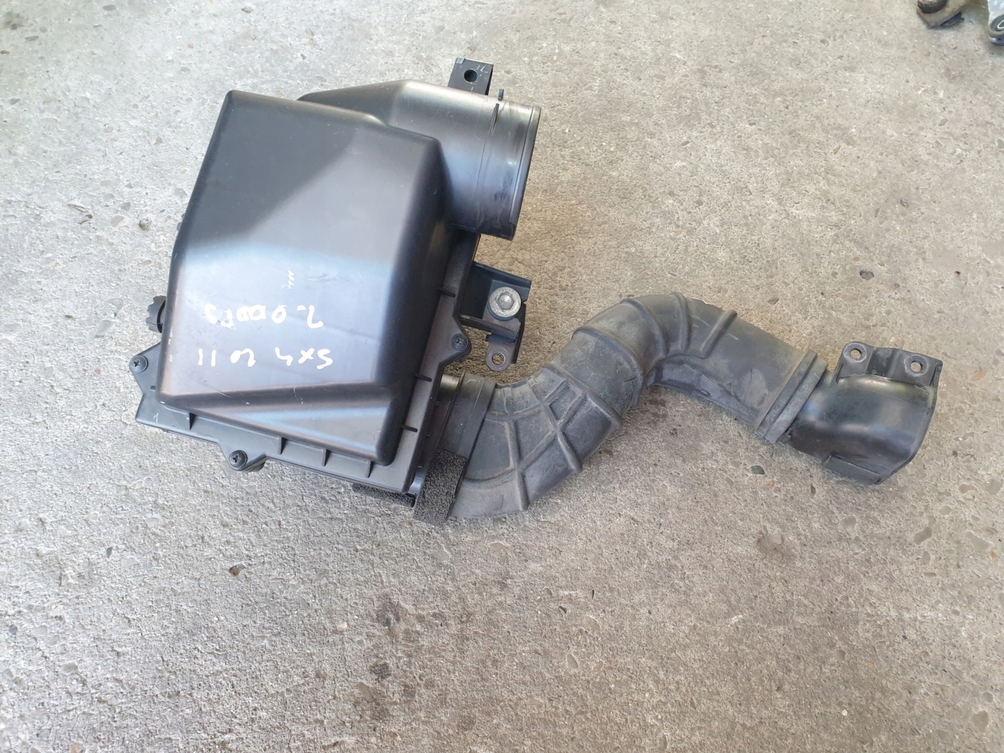Gehäuse filter DOLOT SX4 SEDICI 2.0 DDIS MULTI JET 2009- 79J-A06