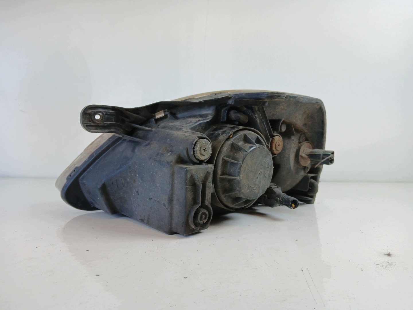 KIA RIO and light right front LADNA