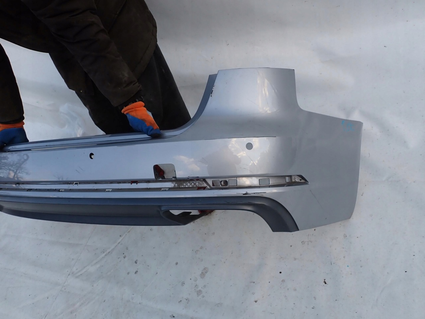 AUDI A4 B9 8W KOMBI S-LINE 15-19 bumper rear part 4PDC