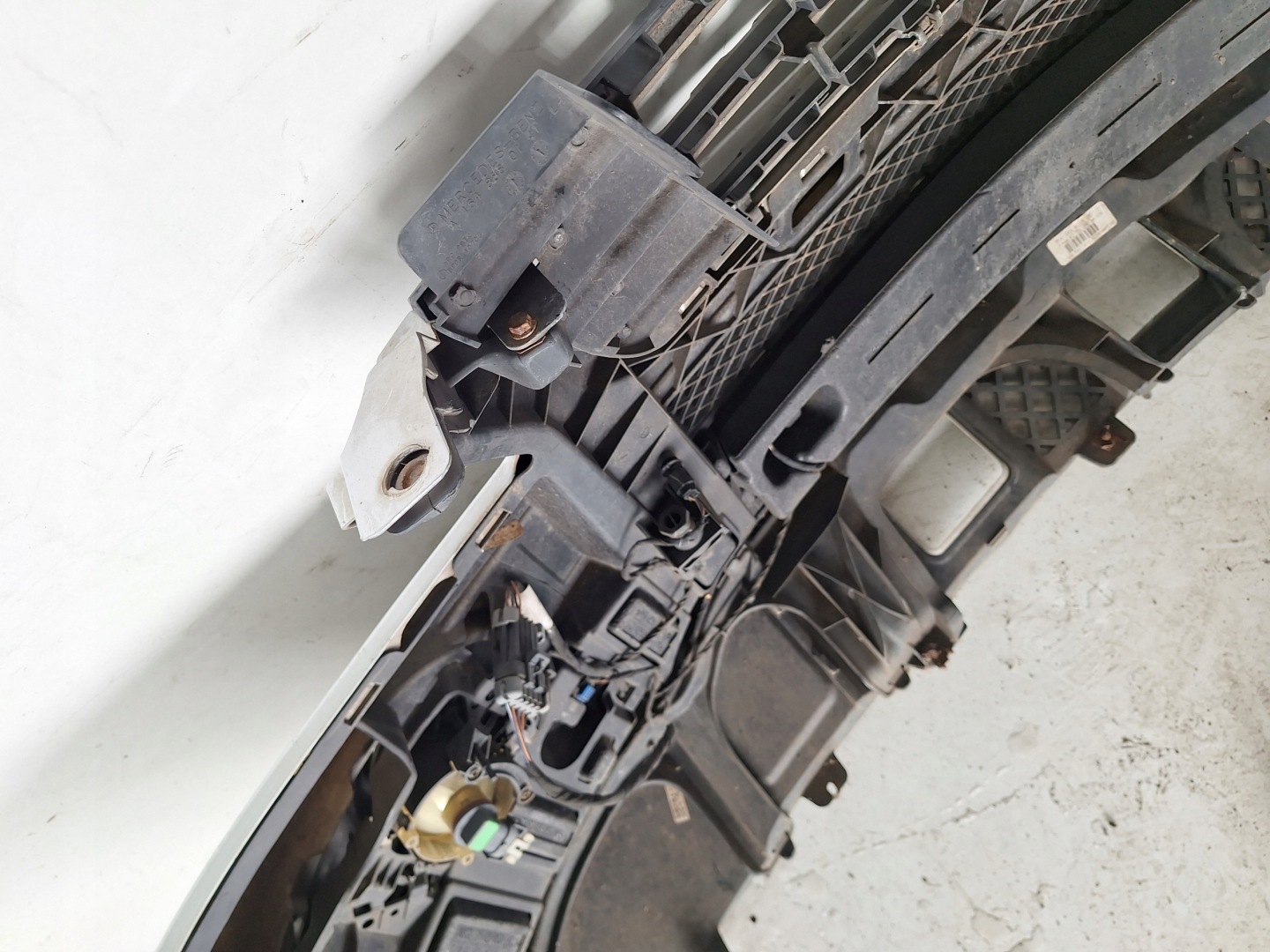 MERCEDES ML W164 05-08 Stoßstange + PDC