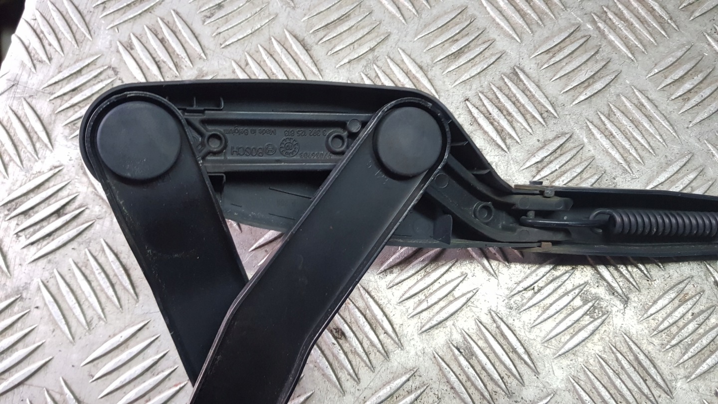 MERCEDES W204 wiper arm right A2048201544