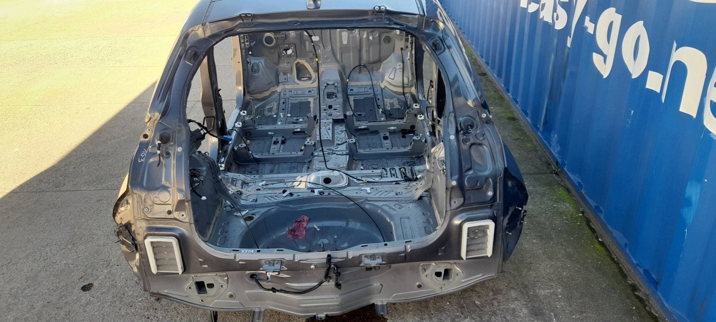 Toyota Yaris XP21 Mazda 2 KB quarter rear left (XX04)