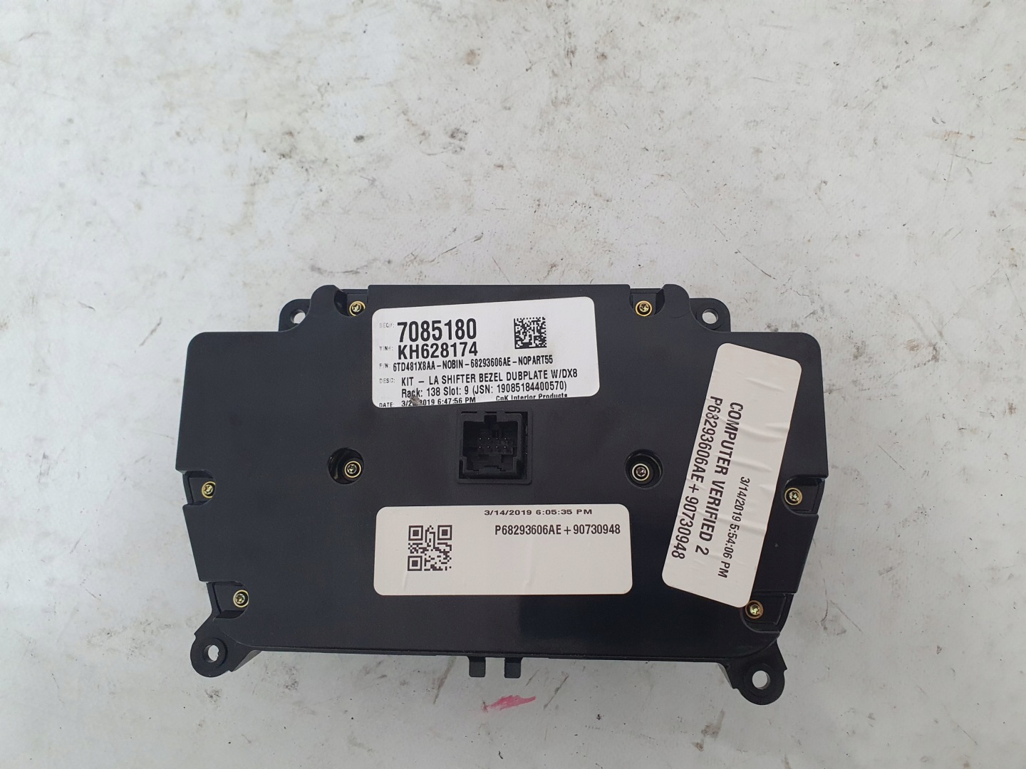 DODGE CHALLENGER 15- UNITE COMMANDE CLIMA BOUCHES BUSES RADIA 68293606AE