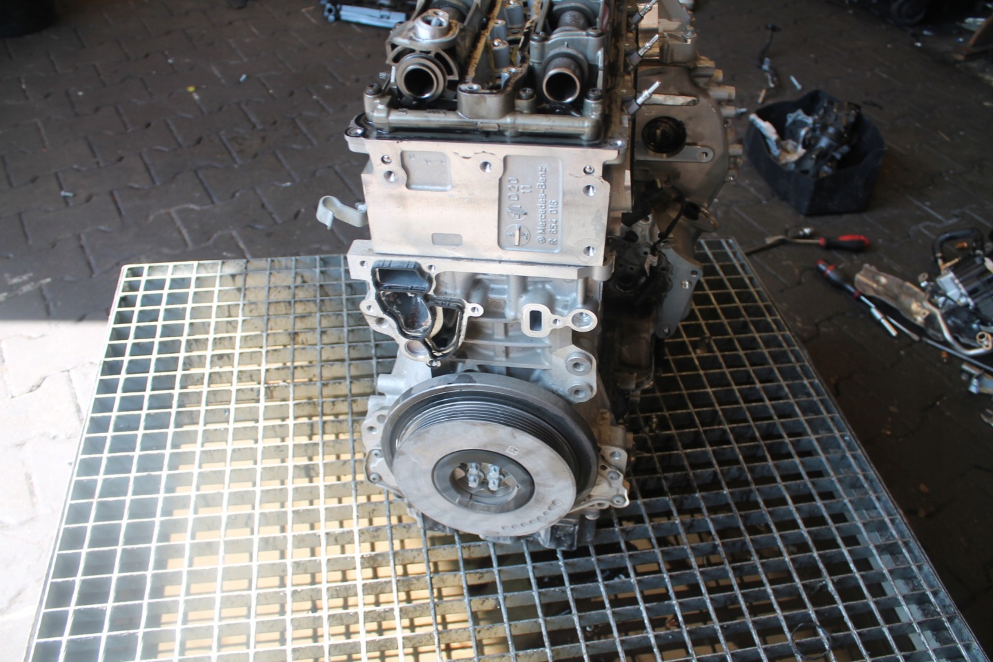 engine unprotected pillar MERCEDES 10TYS KM 654 920