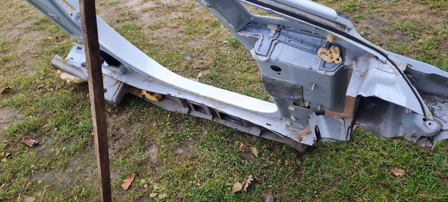 Chrysler Pacifica 2022 pillar side threshold of the threshold left quarter left PW7