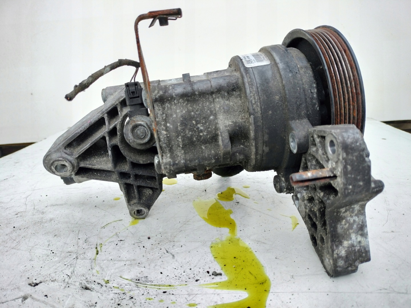 BMW E61 E60 LIFT 3.0 D servopumpe DYNAMIC DRIVE 676141402B