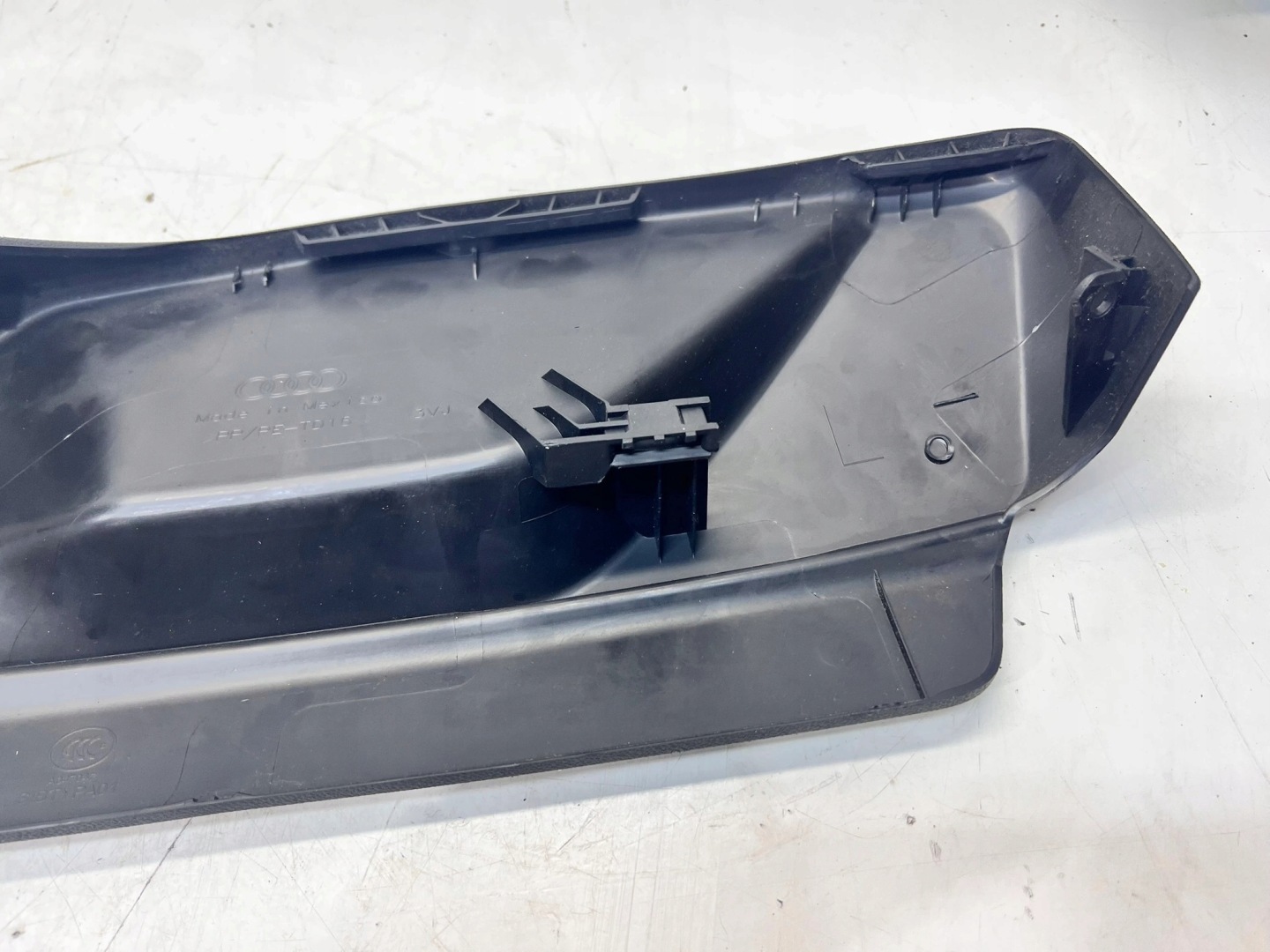 cover spoiler seat left AUDI Q5 FY 80A881325