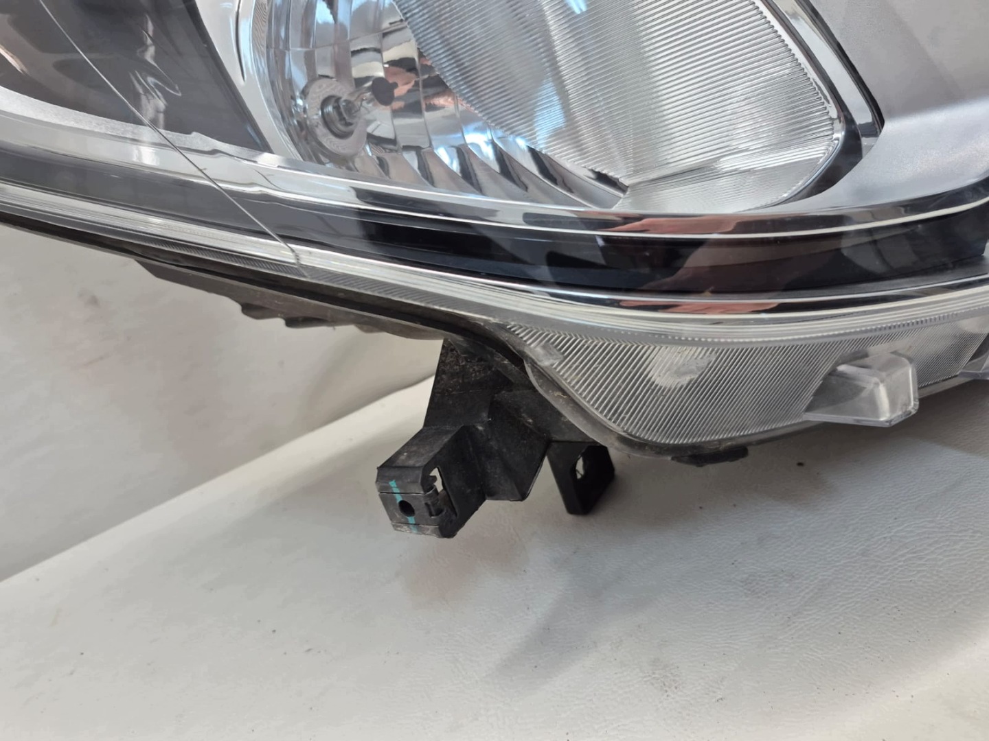 MAXUS EV30 DELIVER 3 III 2019- Feux phare Droit Avant Avant SV71HL010R