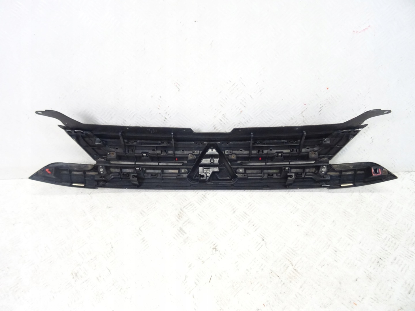 grill grille front front MITSUBISHI OUTLANDER III LIFT 7450B304