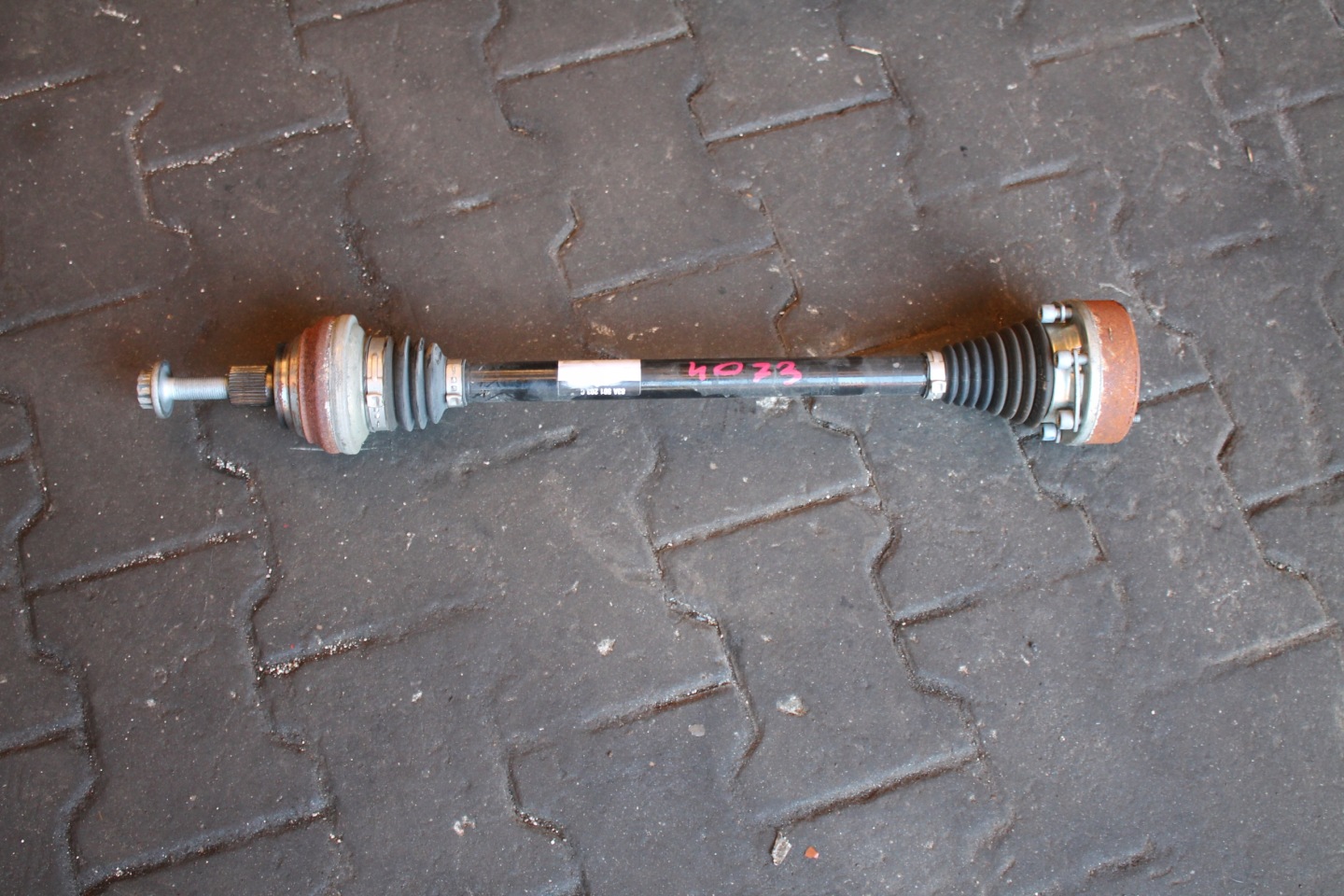 4073. semi-axis left rear part RSQ3 83A501203C