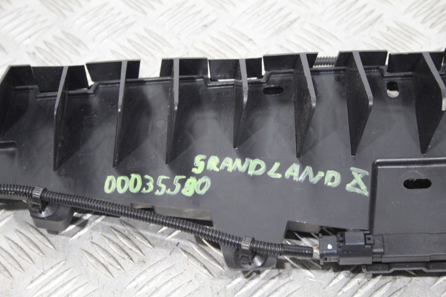 Support Support plaque Arrière OPEL GRANDLAND X 00035580