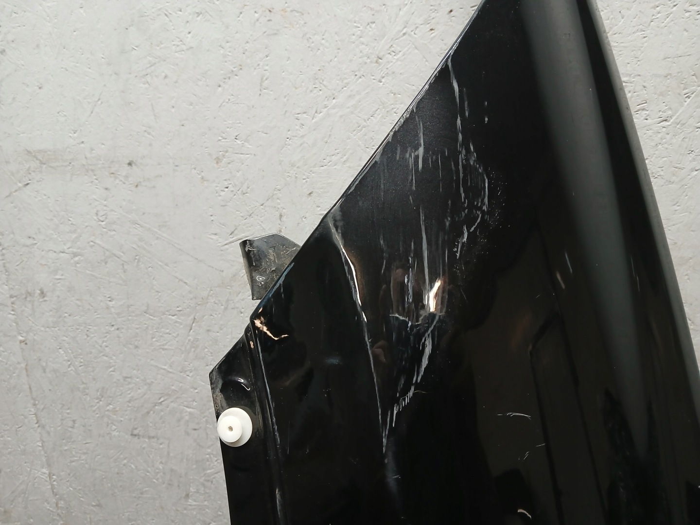 fender front left BMW X1 F48 HYBRYDA