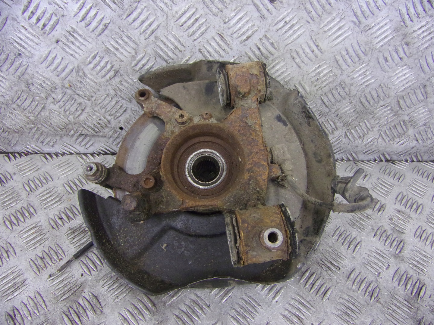 otoč čepu levý záď ABS AUDI A6-C5