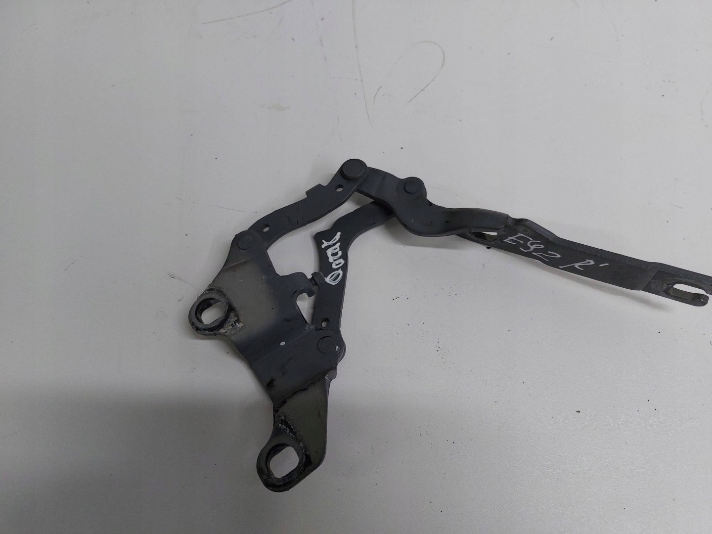 BMW 3 E90 E91E92 E93 hinge bonnets right left front 7115263 7115264