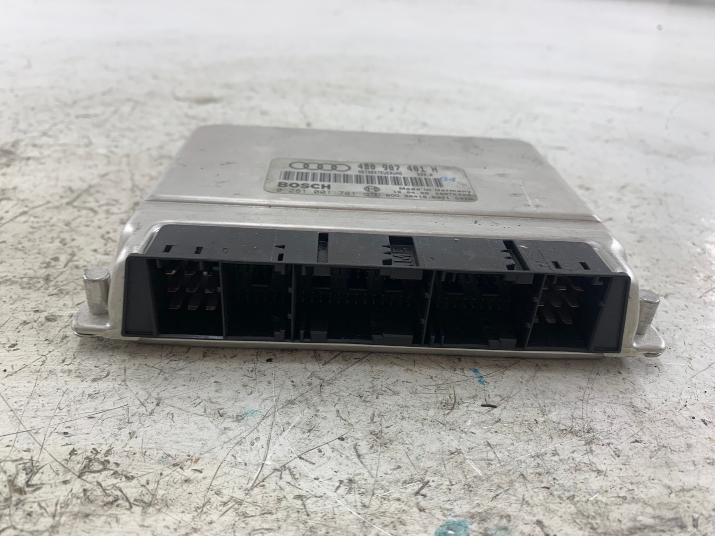 AUDI A6 C5 2.5 TDI control unit of the engine 4B0907401H