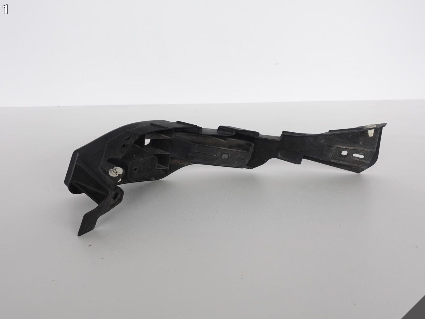 PORSCHE CAYENNE 7P5 bumper bracket left rear part