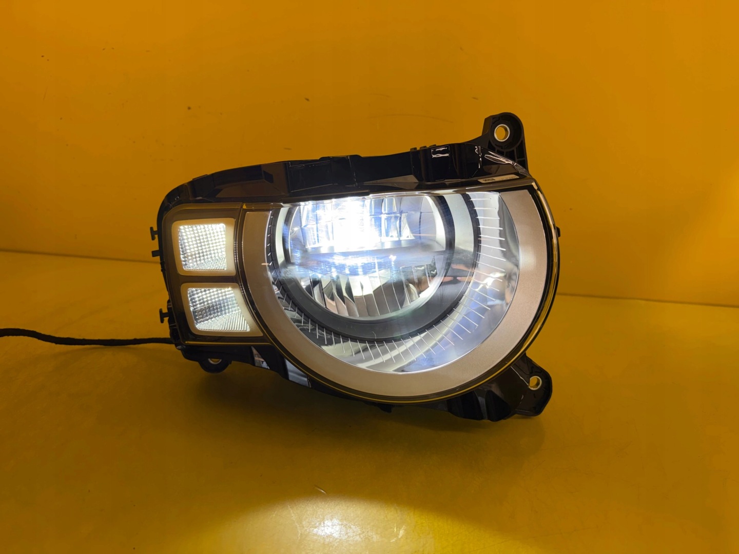 light right Land Rover Defender 2 LED 20