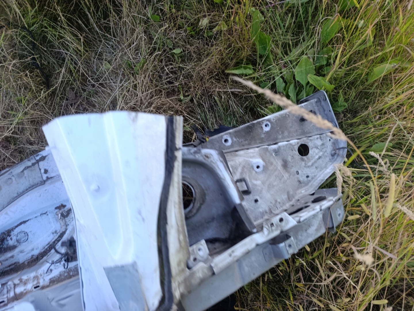 quarter right front right front opel meriva b Z474 biala