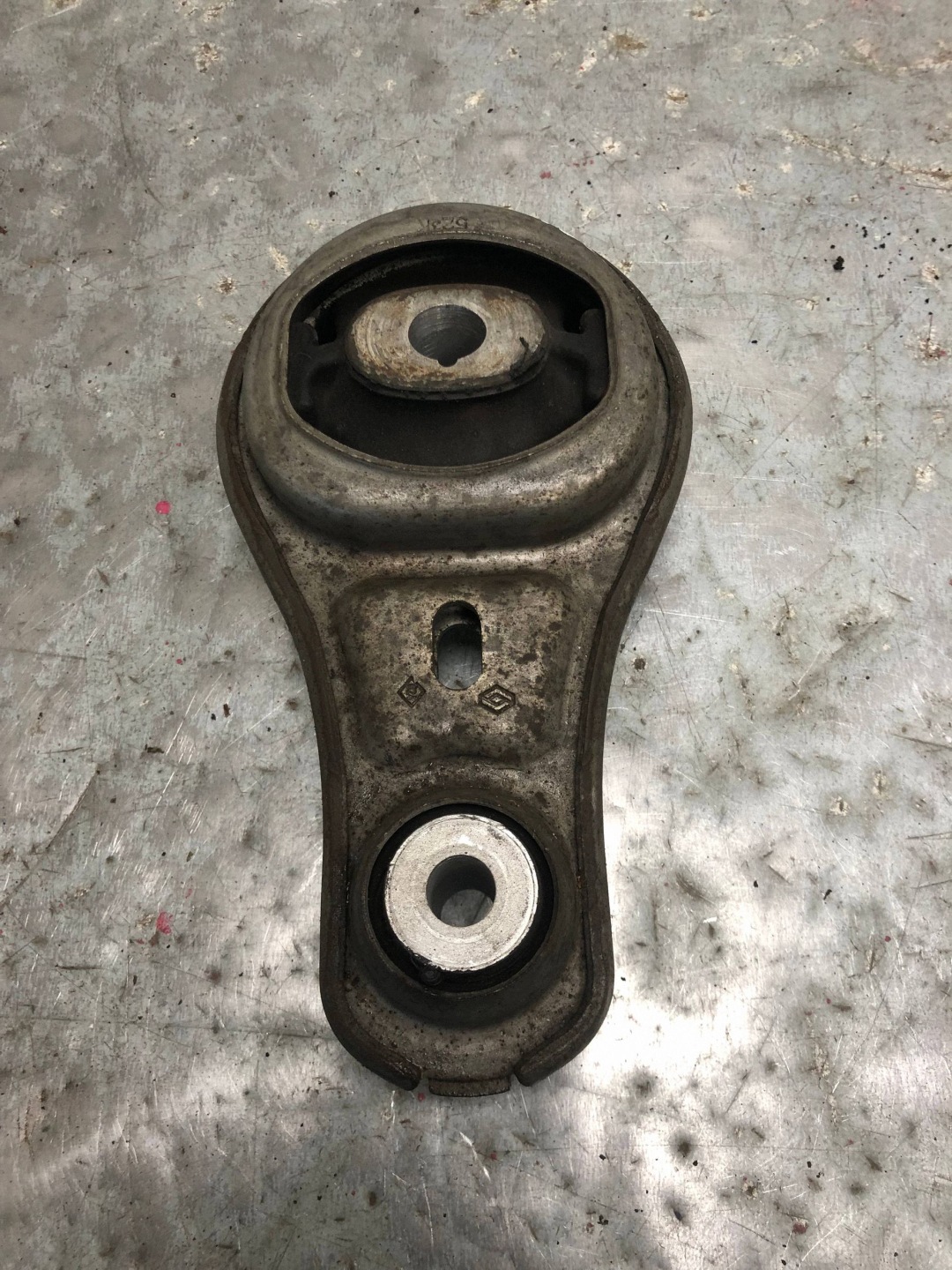 holder engine mount RENAULT TRAFIC III 112388746R