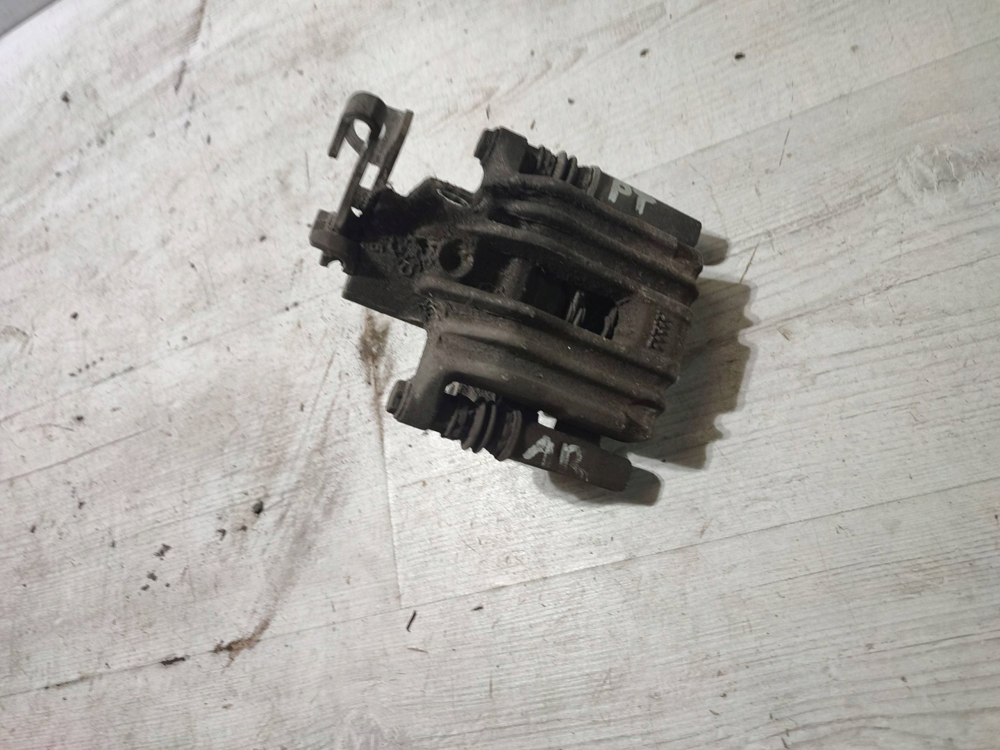 Seat Arona 2019 rear part side right rear caliper brake