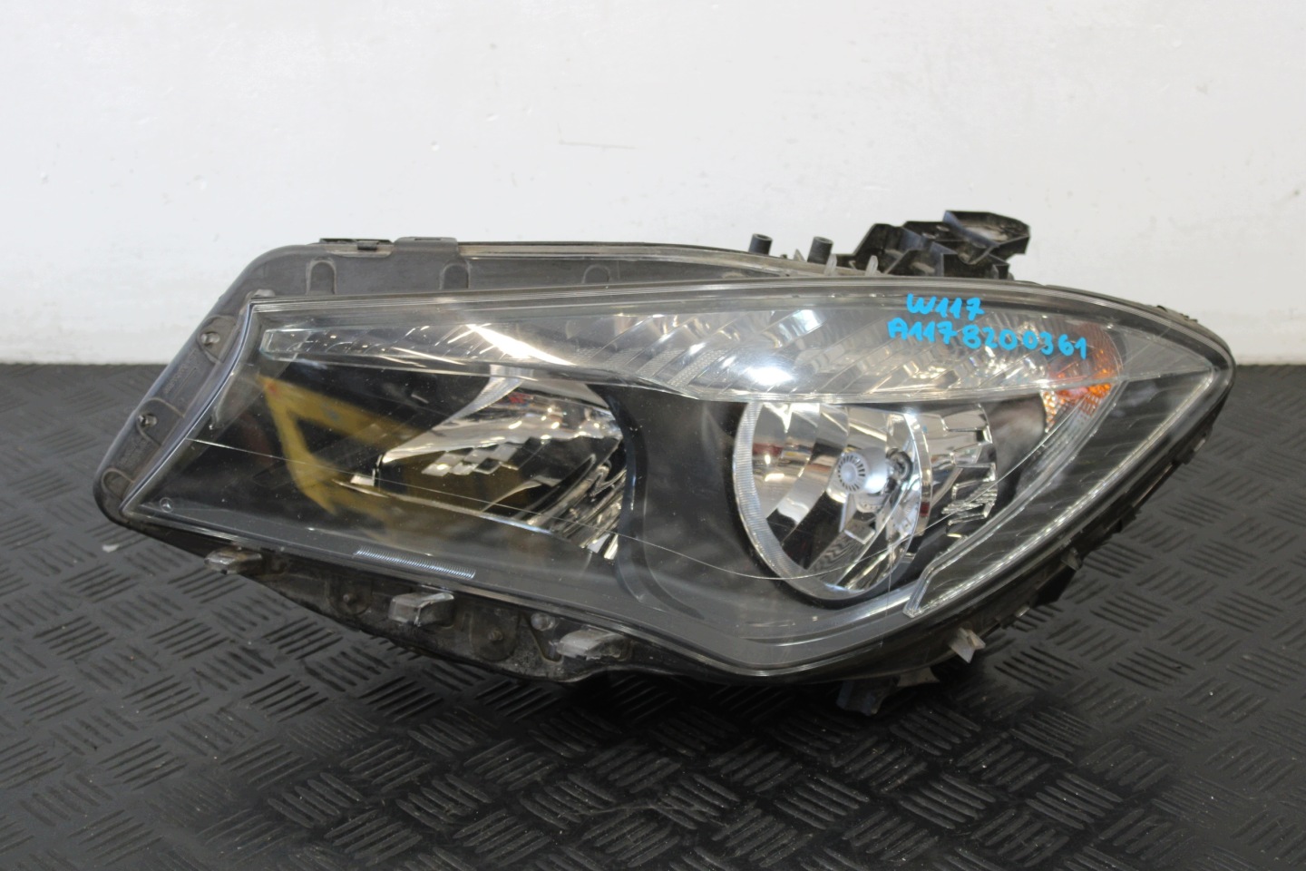 light left front front A1178200361 MERCEDES CLA W117 2,2 CDI