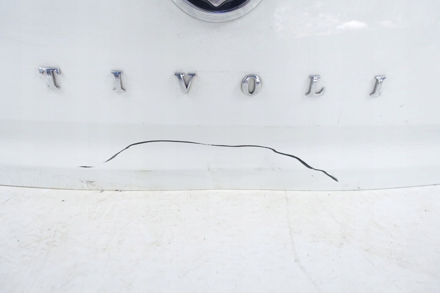 SSANGYONG TIVOLI 2015- trunk door cover boot rear part