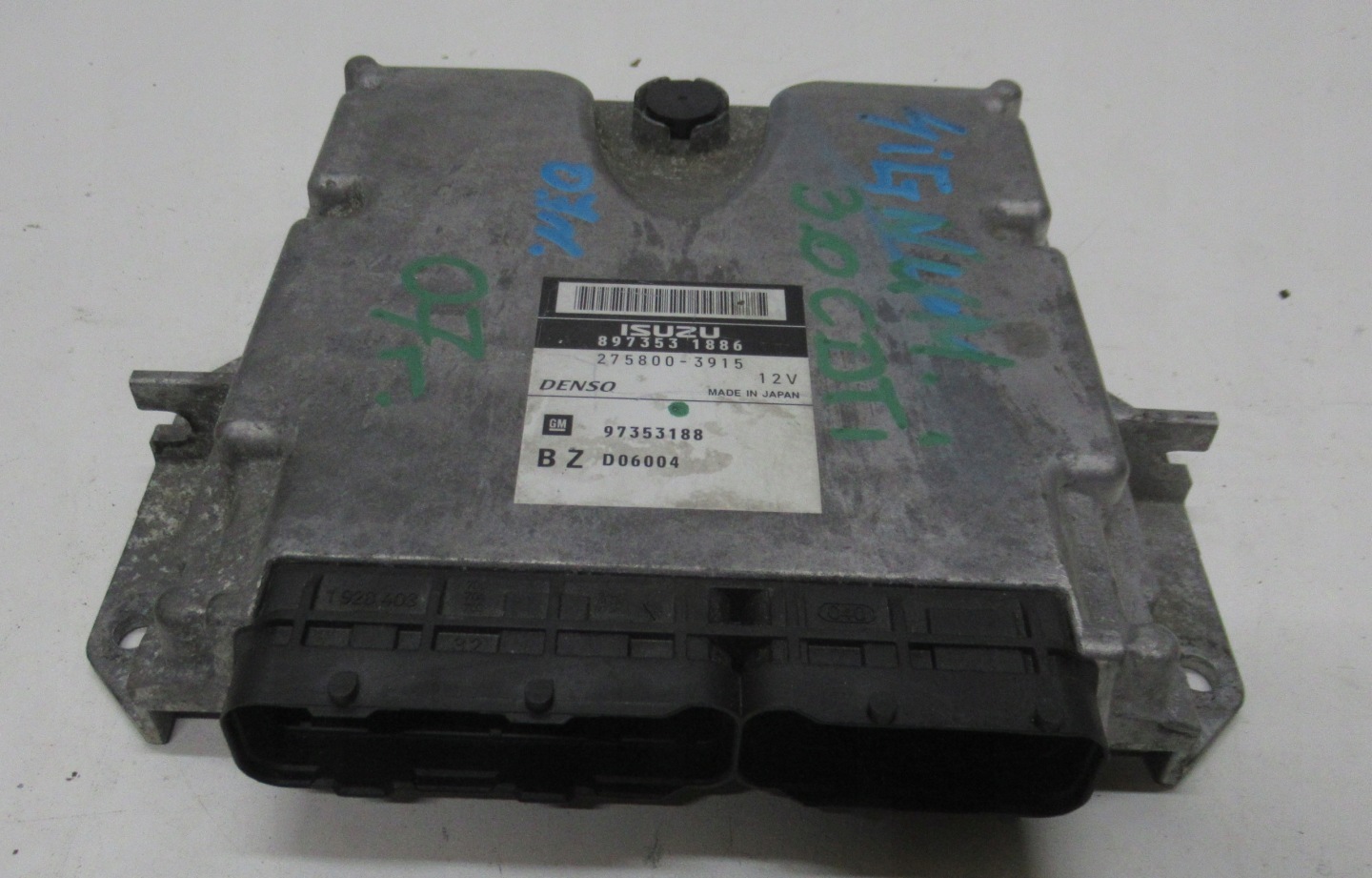 SIGNUM 3.0 computer control unit of the engine 275800-3915 897353-1886