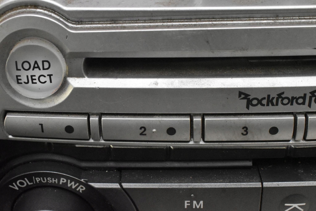 RADIO PANEL RADIA CD MP3 MN121397HA MITSUBISHI ECLIPSE 4 IV 4G 06-09