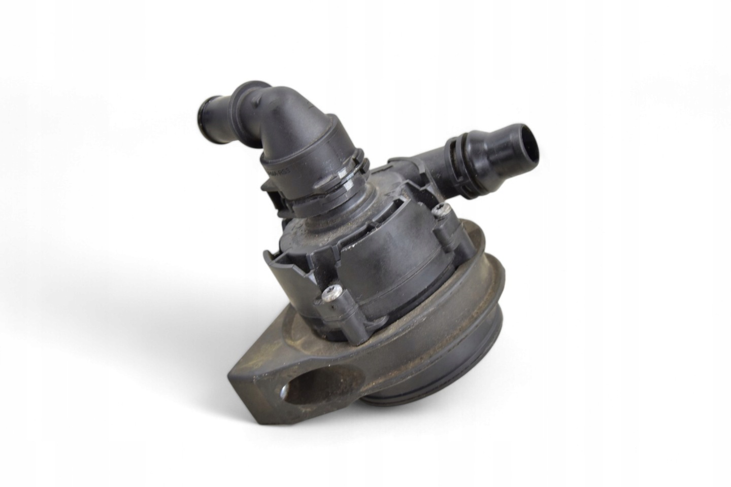 dodatna pumpa vode BMW M5 F90 G30 4.4 V8 8093829