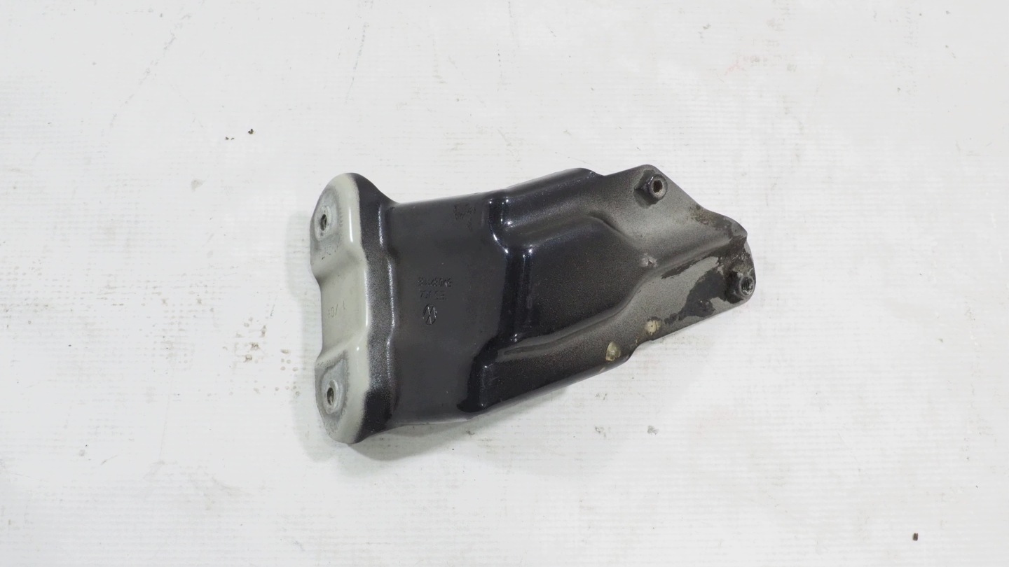 VW Golf V positif console étrier aile droite avant 5M0821136