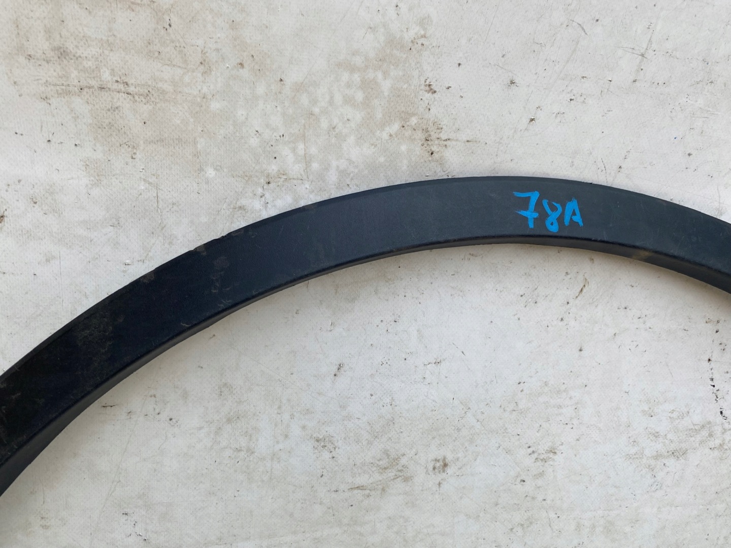 TESLA Y moulding fender left front 1683859-00-A
