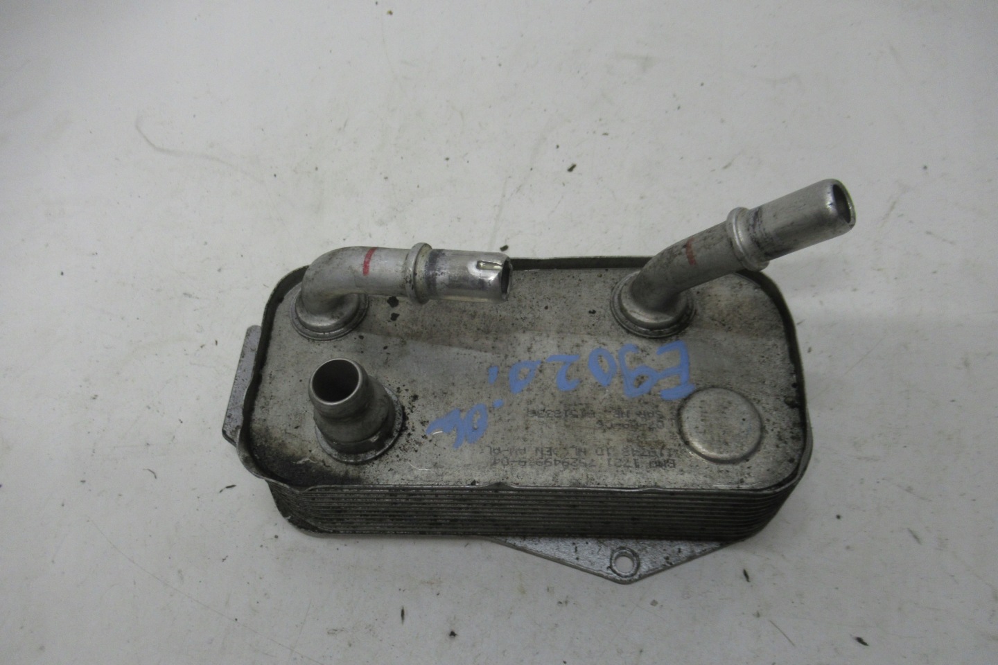 BMW E90 2.0i oil cooler 7529499