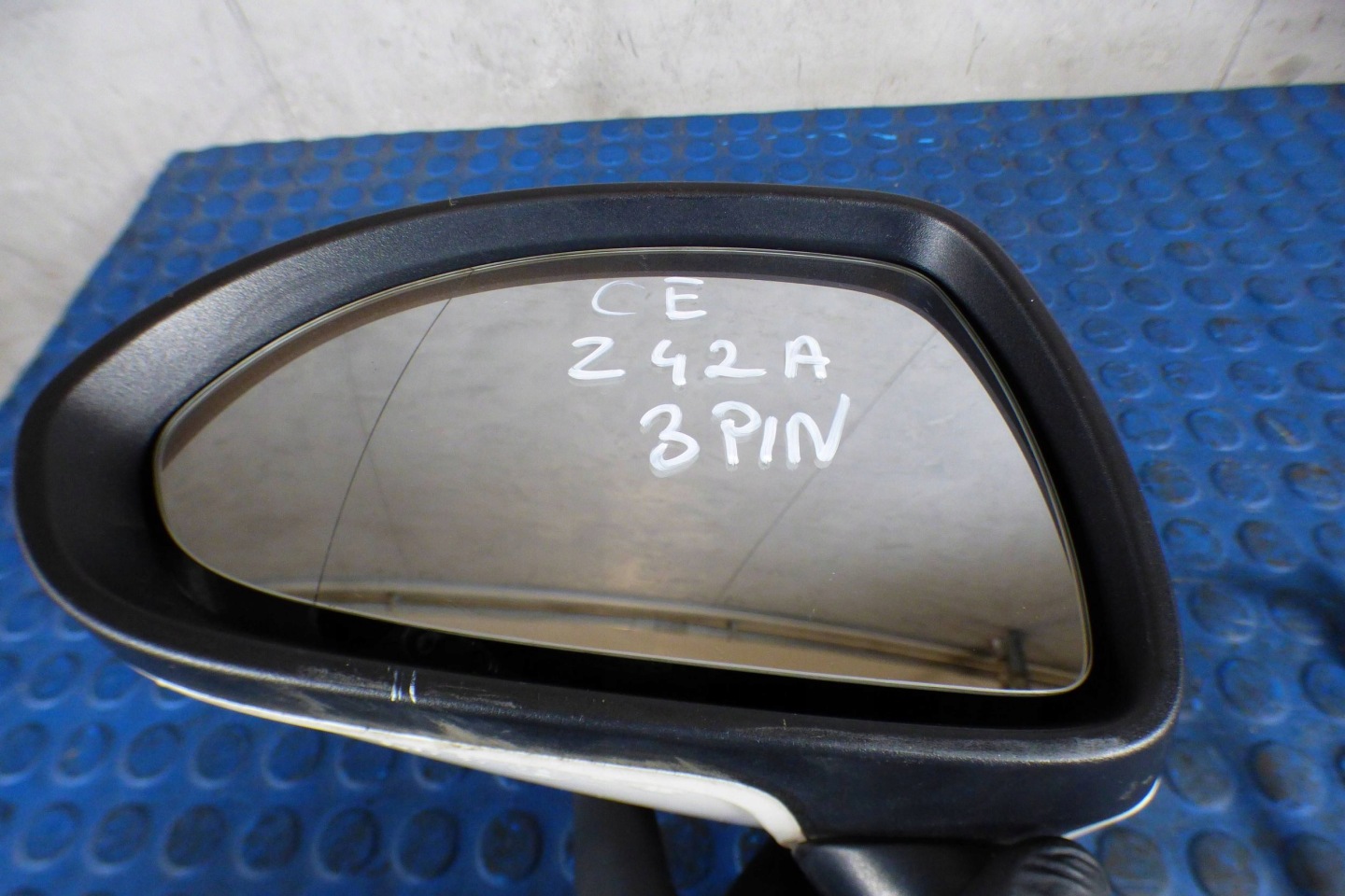 Opel Corsa E mirror left 3PIN LAKIER Z42A st.BDB original EUROPA