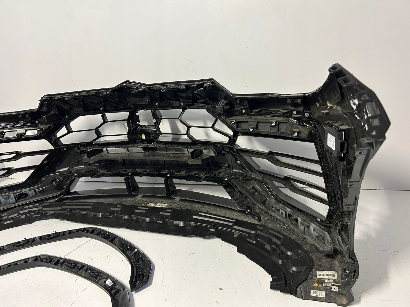 Lamborghini Urus 4ML Pare chocs avant Front Bumper Carbon Moulage Aile