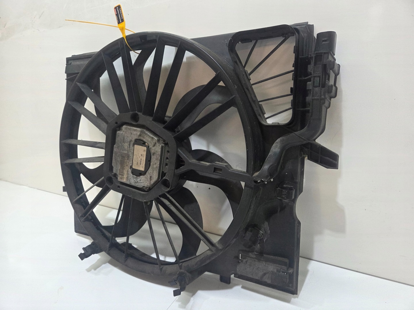 ventilátor chladiče BMW E60 N53B30A 7562733