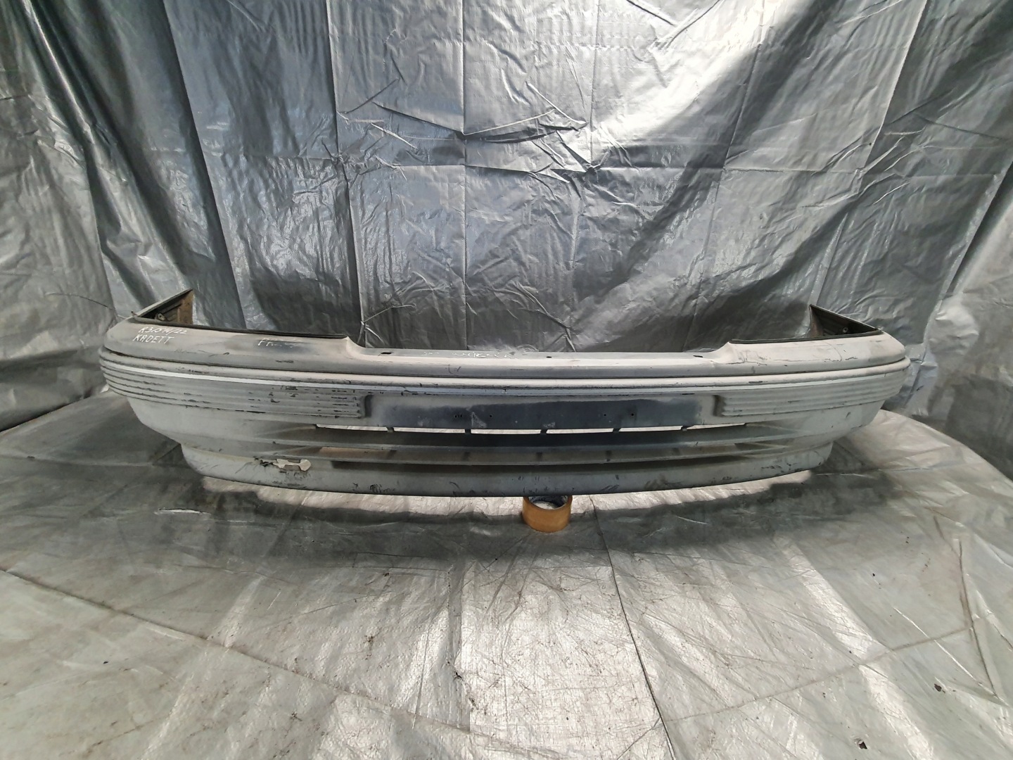 nárazník předek OPEL KADETT E LIFT 89-91R