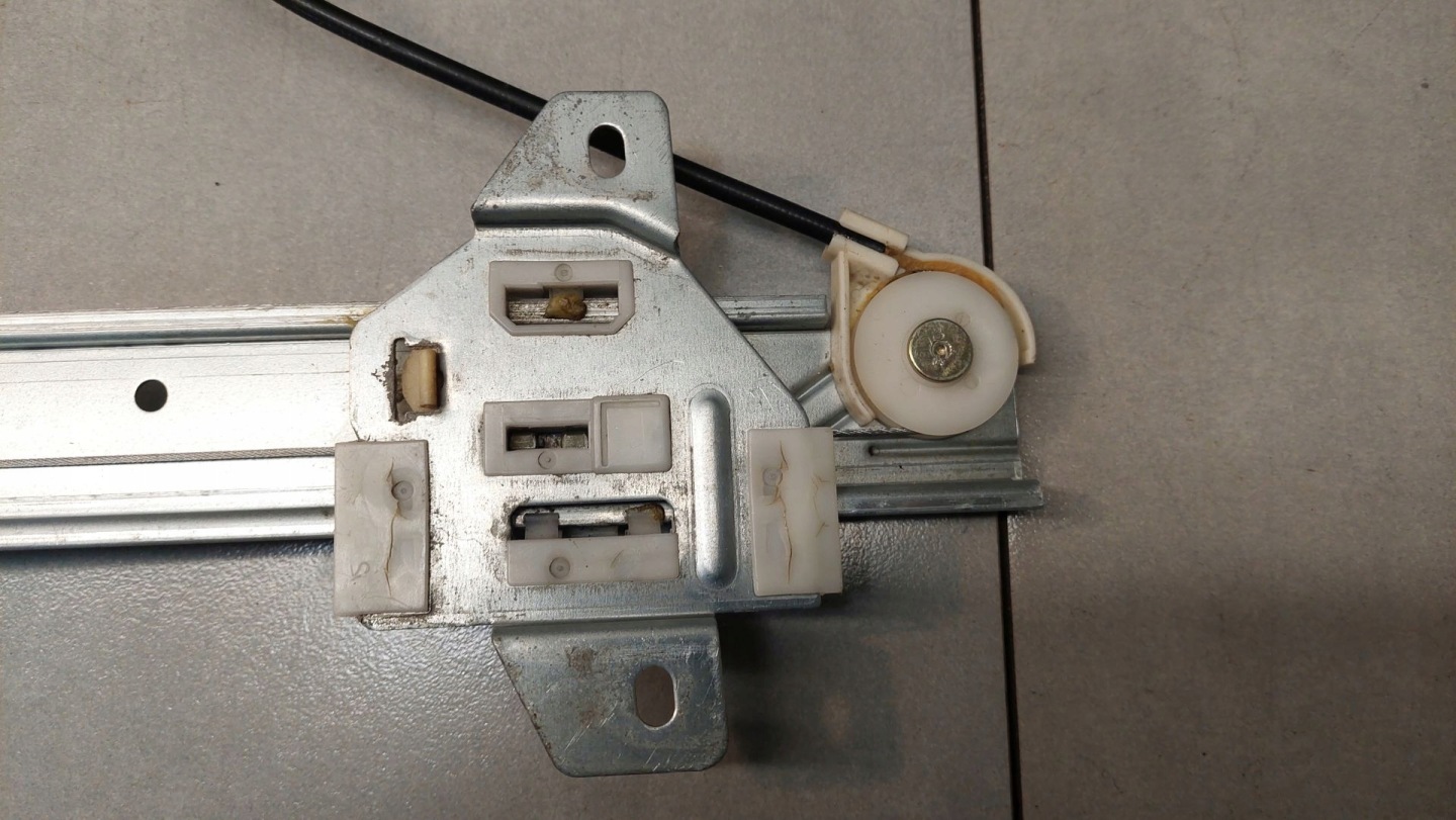 window regulator left rear part WAGON R+1.0