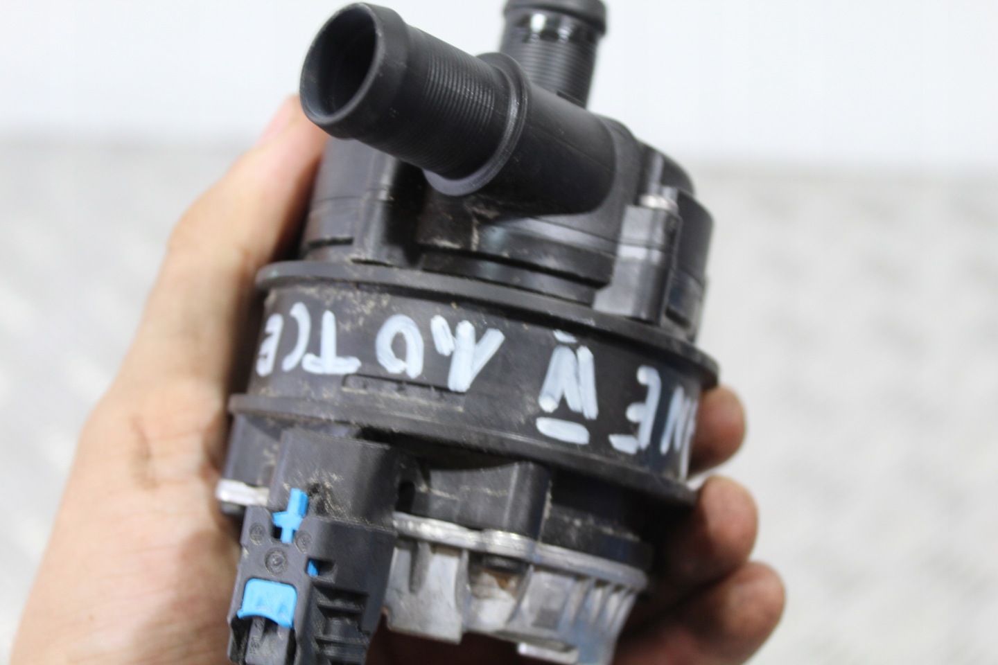 water pump MEGANE IV LIFT 210103582R